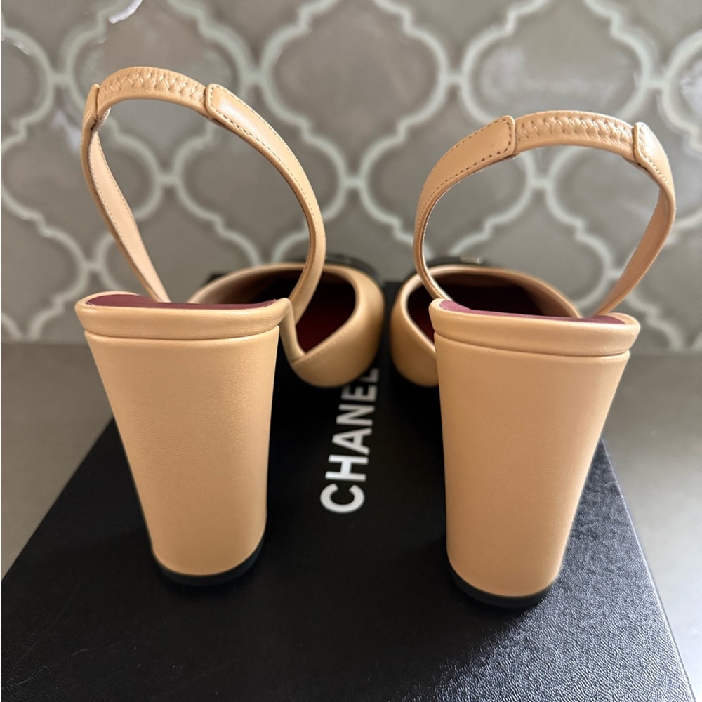 BNWT Chanel 26S Lambskin & Patent Calfskin Beige/Black Slingback Shoes Size 39 - Picture 4 of 11